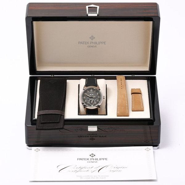 Patek Philippe Complications 5326G-001